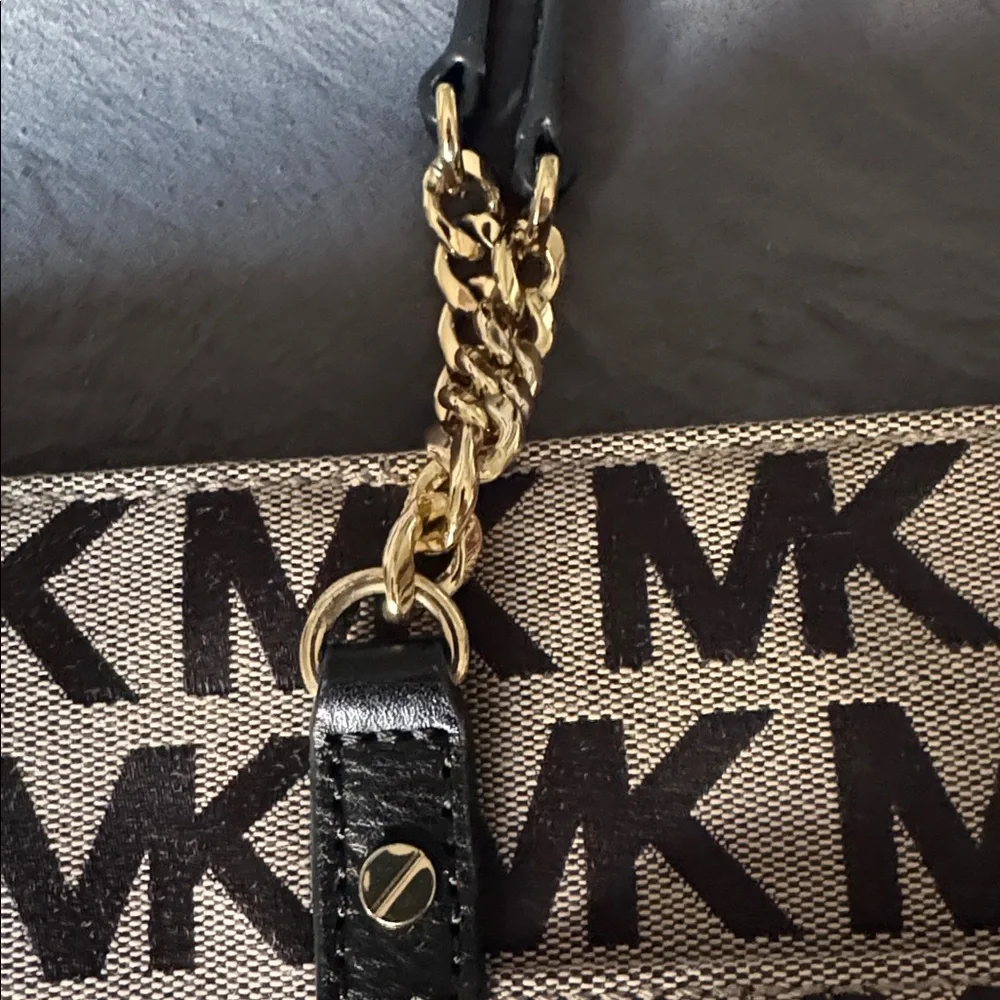 Michael Kors Signature Black and Tan Tote - Picture 12 of 16